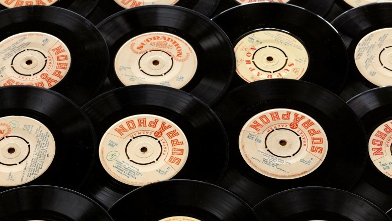 Finding Record Label contacts with music A&R reps